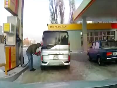 An Absolute Moron Sets Fire to a Car at a Gas Station
