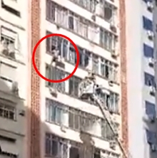 The man jumped from the 6th floor of the building (2 angles)
