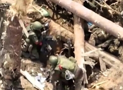 Russian infantry assault Ukrainian positions and kill one soldier