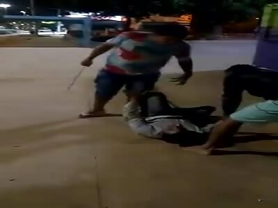 Cell phone thief beaten with machete