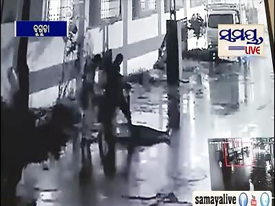 Man beaten to death on rainy street