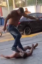 Man takes a brutal knockout of a giant man in Brazil