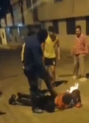 Thief was burned and kicked for stealing a child
