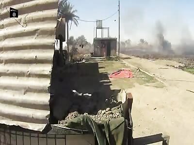 ISIS Fighters storm Iraqi outpost and kill multiple visible enemies
