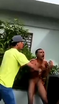 Thief is Beaten and Stripped Naked by Women..Some Guys would Pay for this Treatment 