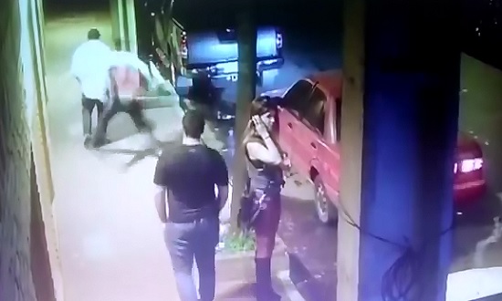 Ridiculous Sucker Punch Ends a Man's Night Very Quickly 