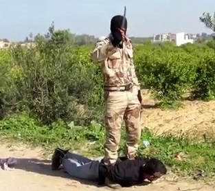 New ISIS Beheading Execution of Prisoner