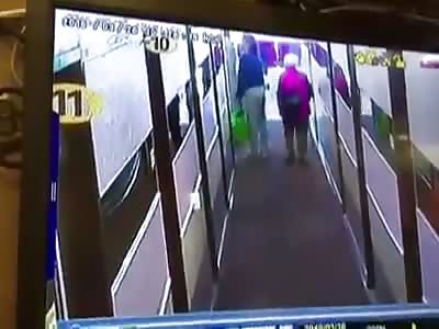  Unscrupulous pickpocket pushes granny