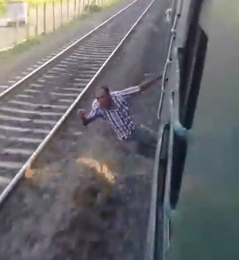 Drunk man Playing Around on Moving Train Hits a Steel bars .... Dies Instantly 