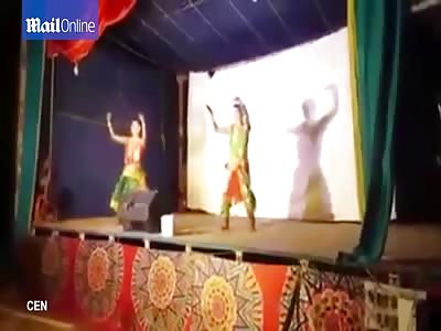 Dancer Collapses and Dies on Stage During Performance