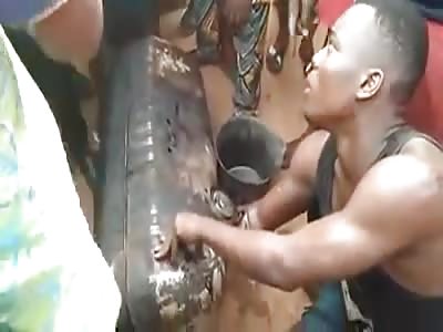 Notorious Thief Got Trapped While Stealing Fuel In Anambra