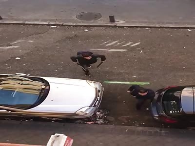 Crazy attack with Chinese sword in Portuguese street 