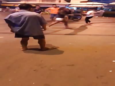 Crazy fight between prostitute and client for not paying the blowjob 