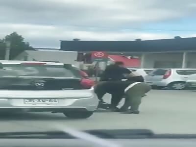 Security guard beat the shit out if thief in parking