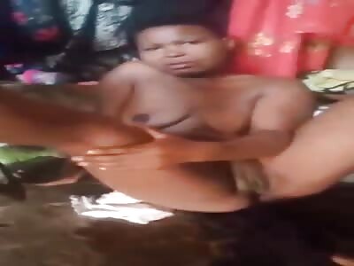 Congolese woman humiliating misstres of her husband 