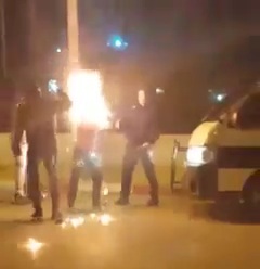 Angry tunisien man set himself on fire after argument with police 