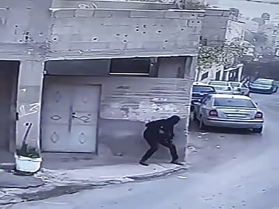 Israeli sniper fatally shoot armed Palestinian resistant 