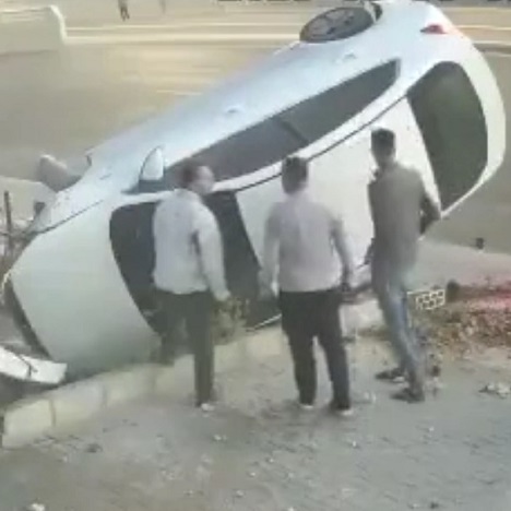 Overturned Car Causes Instant Death