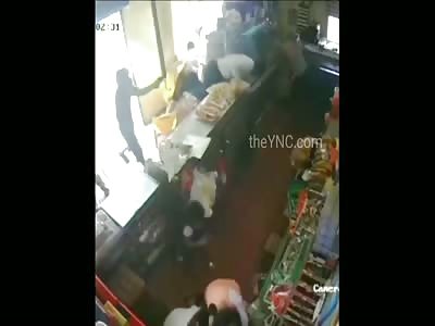 A clean shot, a hitman chases his victim to a store in Colombia