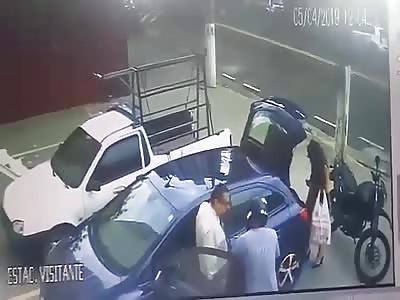 Motorcycle Thieves Try to Rob the Wrong Guy
