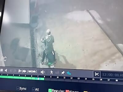 Security Guard Kills Robber  At Petrol Pump