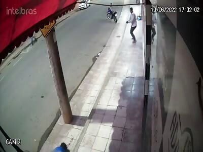 cctv. man is executed by hitman