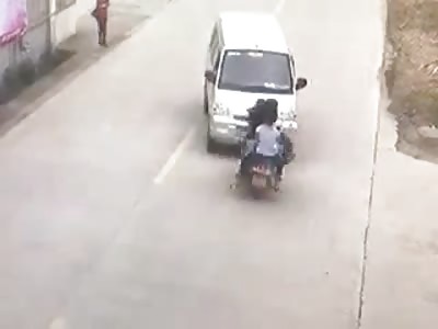 Motorcycle Head On Collision in India (Short Video) 