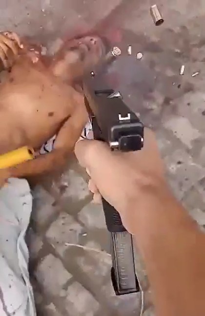 Fully Automatic Pistol Gets Emptied Into Enemies Head (Full Video)