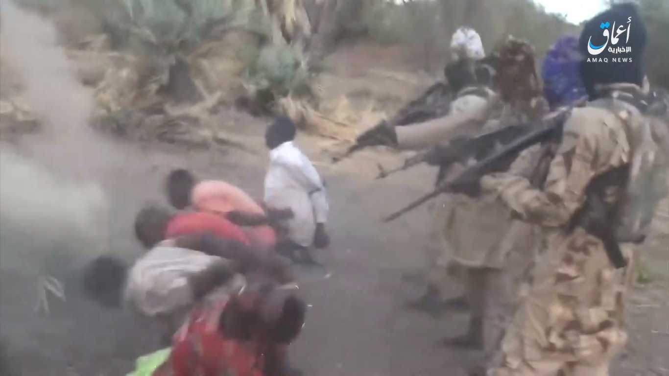 ISIS Execute A Line Of Men With AK47s To The Back Of Their Heads