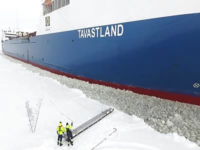 Perfect Timing: Ship Worker Catches A Ride In The Middle Of Nowhere