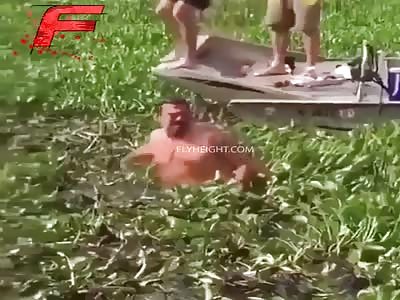  Dude slips & bust his head while boating in a swamp...