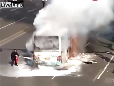 Passengers escape bus fire