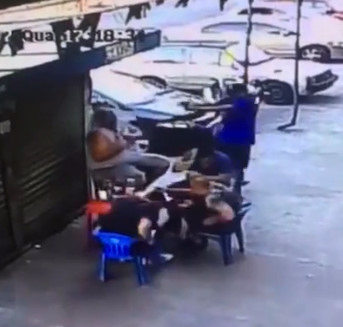 Two Hitman Executes Security Guard outside of Bar