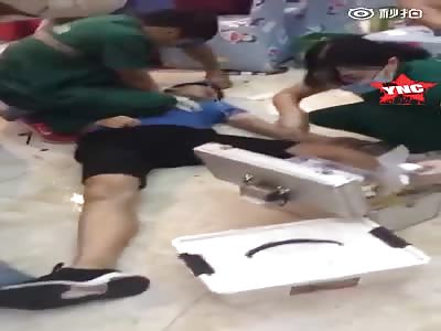 at Yongzhou Hotel, they was fight between two table customers one died