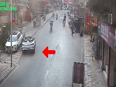 Child hit by a bike in Dazhou City