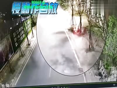 Motorcyclist crashed into a tree in Mianyang City,