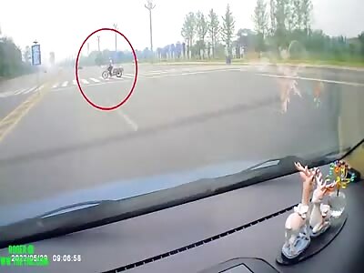 Nice zebra crossing Accident in Leshan City