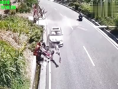 Car crashed into a electric tricycle in Nanchong City