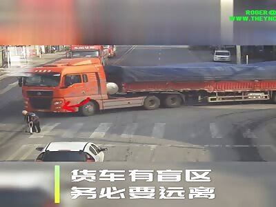 Li, on crutches gets his legs crushed by a Truck in Mianyang City   