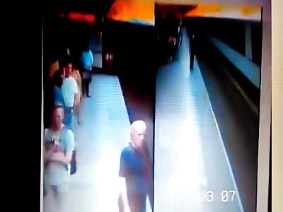 Depressive Man Commits Suicide in the Subway Station in Brazil