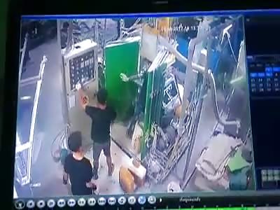 Worker gets his arm broken in a machine + pics of aftermath