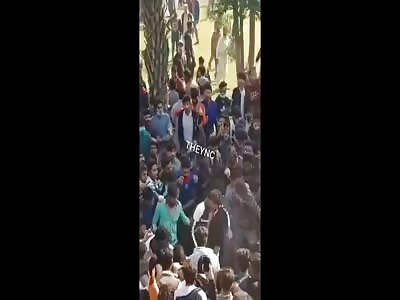 (Video no working) Brutally beaten to death and burned by angry mob(extended)