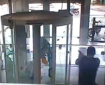 Bank robber killed by security guard in Brazil