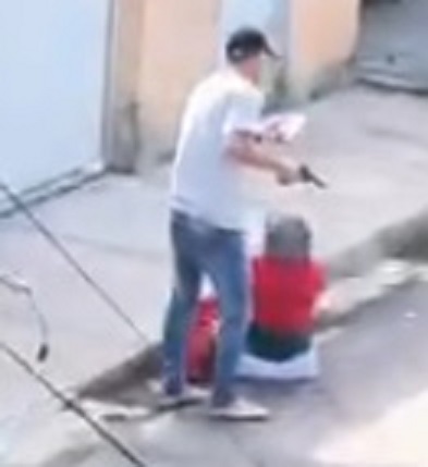 Armed Robber Holds Elderly Woman as Hostage but Fails In Brazil