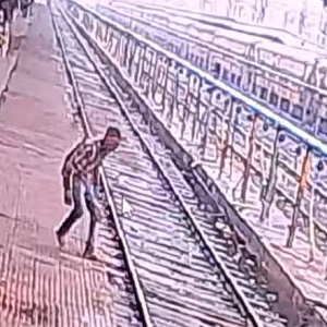 Blindfolded Man Jumps on Train Tracks as Train Approaches and Kills Him  