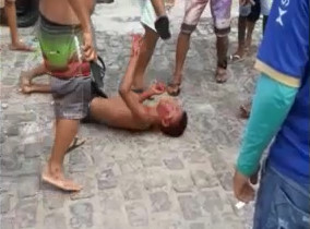 Rival Gang Being Beaten to Death with Iron Bar on the Head (UNPUBLISHED PART OF VIDEO)