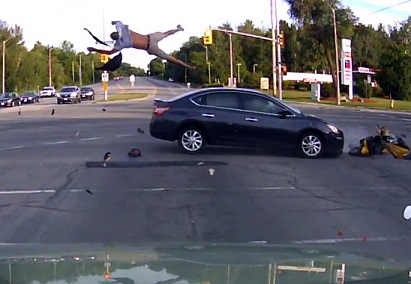 Fatal Accident Between Motorcyclist and Car Caught on Dashcam in Ottawa, Canada