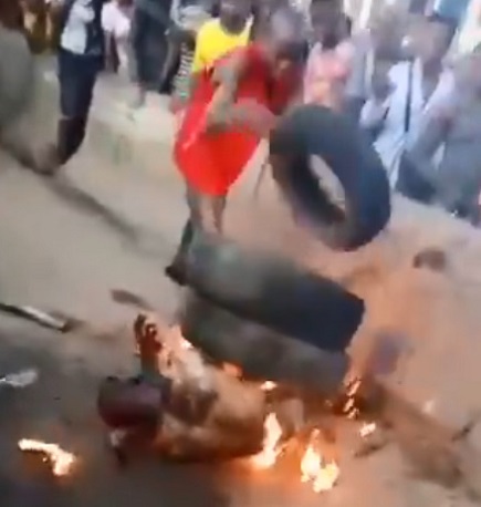 Thief Beaten To A Pulp And Burnt Alive 