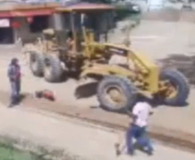 DAMN! Worker Killed by Road Grader In Honduras