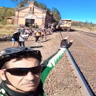 Selfie Death: Man Killed by Train While Posing for Selfies on the Tracks